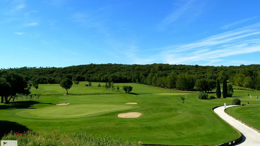 Golf de Nîmes Vacquerolles — photo 1