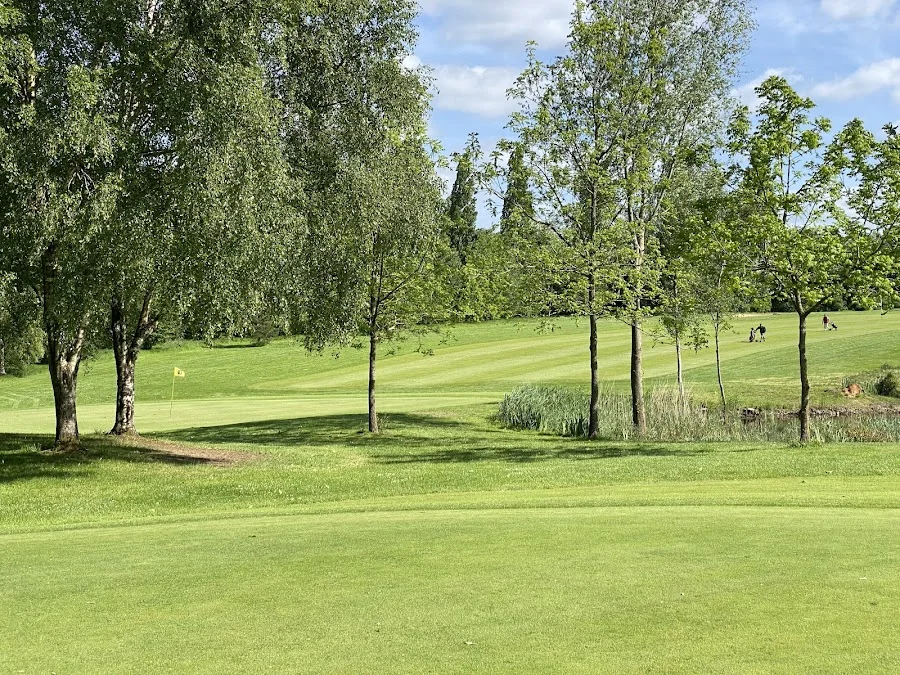 Golf de Rouen la Forêt Verte — photo 1