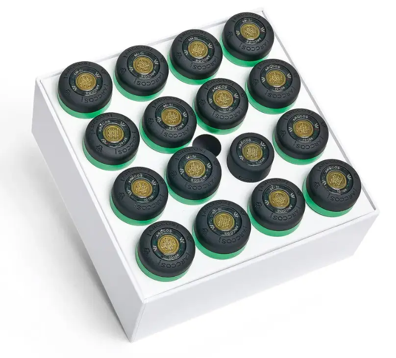 Arccos Caddie — contenu de la boîte : 14 capteurs, adaptateurs, câble USB