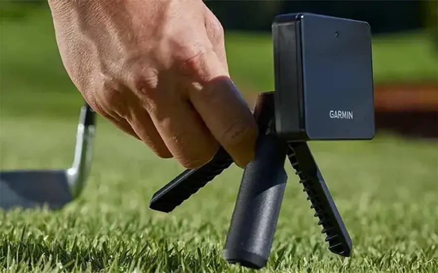 Écran de l'app Garmin Golf affichant les données de vol du Garmin Approach R10